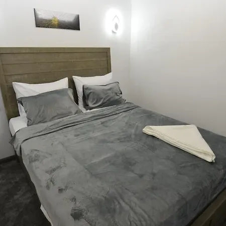 Vila 10 Steaguri *